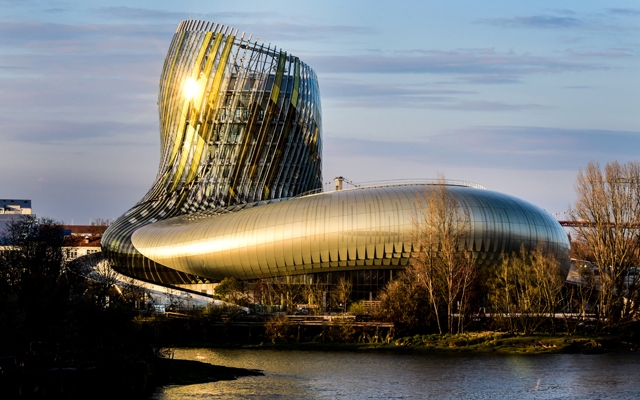 La Cité du Vin - най-големият винен музей в света отвори врати в Бордо